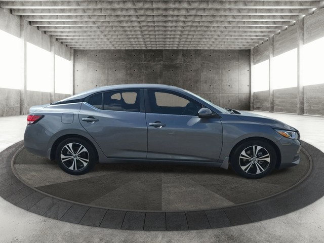 Nissan Sentra Vehicle Full-screen Gallery Image 04