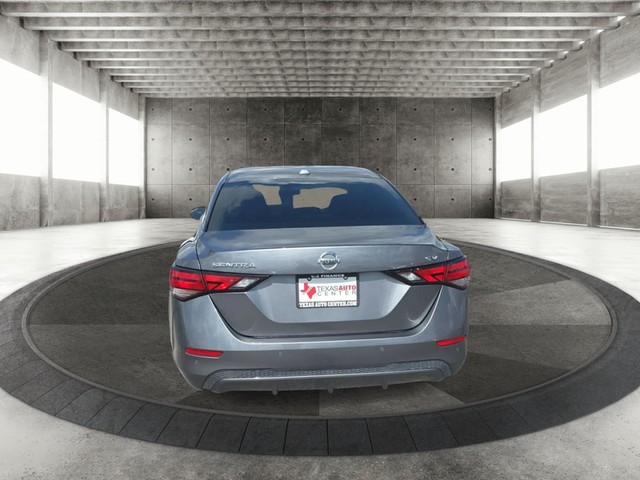 Nissan Sentra Vehicle Full-screen Gallery Image 06