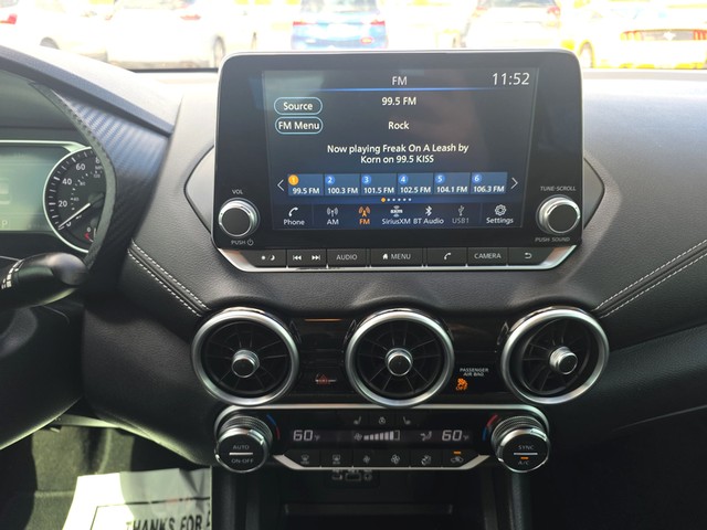 Nissan Sentra Vehicle Full-screen Gallery Image 11