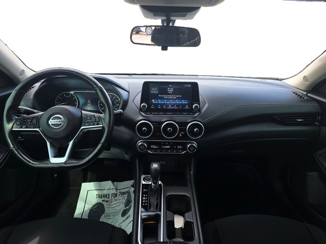 Nissan Sentra Vehicle Full-screen Gallery Image 15