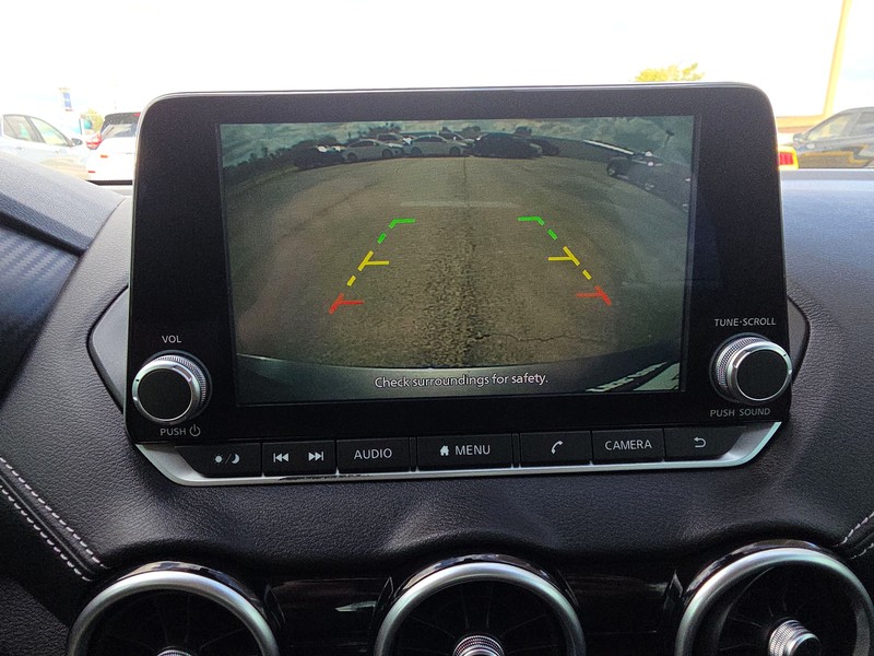 Nissan Sentra Vehicle Full-screen Gallery Image 16