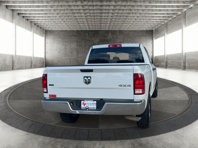 Ram 1500 Classic Vehicle Full-screen Gallery Image 06