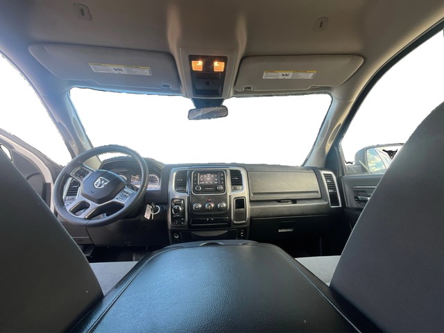 Ram 1500 Classic Vehicle Full-screen Gallery Image 16