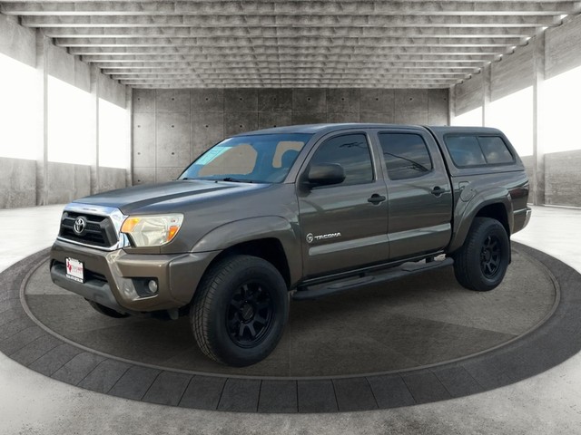 Toyota Tacoma Vehicle Full-screen Gallery Image 02