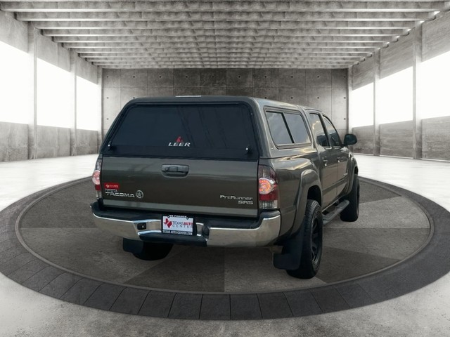 Toyota Tacoma Vehicle Full-screen Gallery Image 06