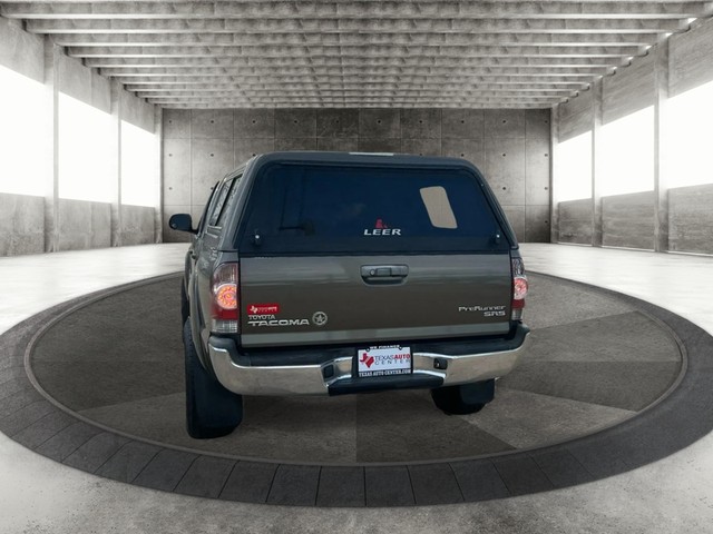 Toyota Tacoma Vehicle Full-screen Gallery Image 08