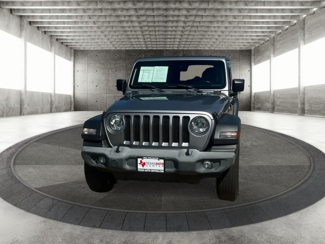 Jeep Wrangler Unlimited Vehicle Full-screen Gallery Image 03
