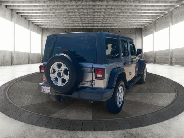 Jeep Wrangler Unlimited Vehicle Full-screen Gallery Image 06