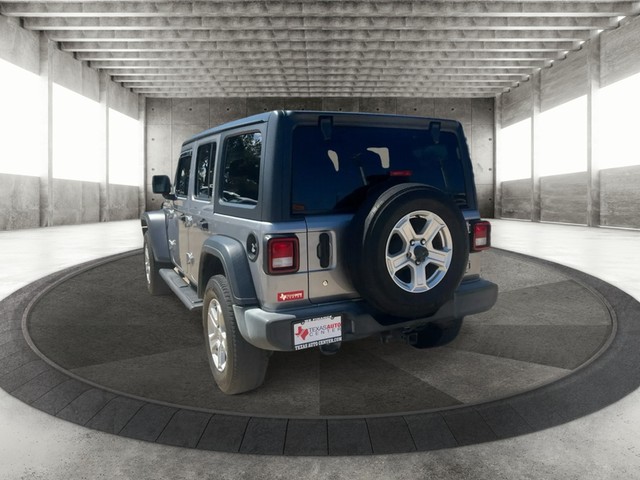 Jeep Wrangler Unlimited Vehicle Full-screen Gallery Image 07
