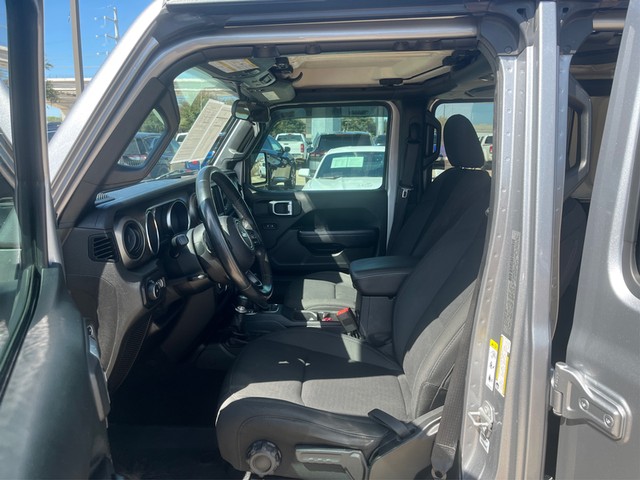 Jeep Wrangler Unlimited Vehicle Full-screen Gallery Image 08