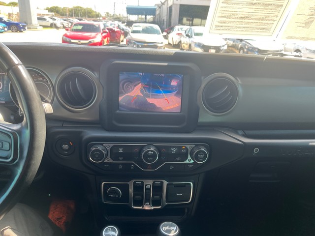 Jeep Wrangler Unlimited Vehicle Full-screen Gallery Image 16