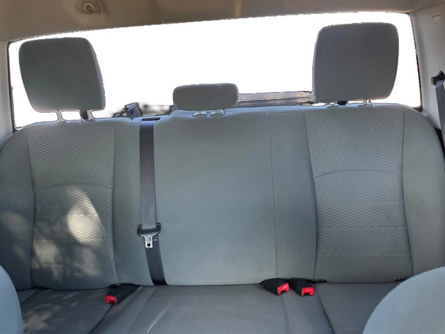 Ram 1500 Vehicle Full-screen Gallery Image 13