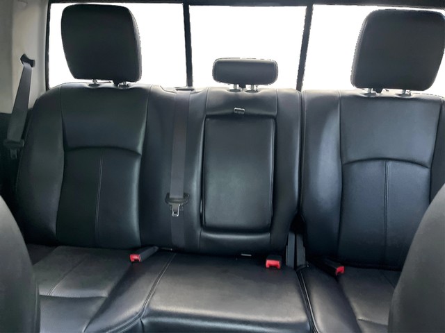 Ram 1500 Vehicle Full-screen Gallery Image 12