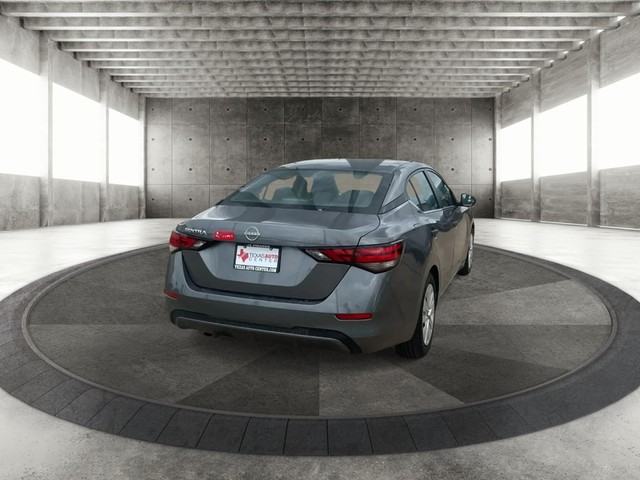 Nissan Sentra Vehicle Full-screen Gallery Image 06
