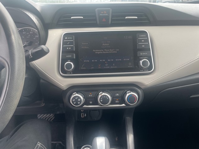 Nissan Versa Vehicle Full-screen Gallery Image 11