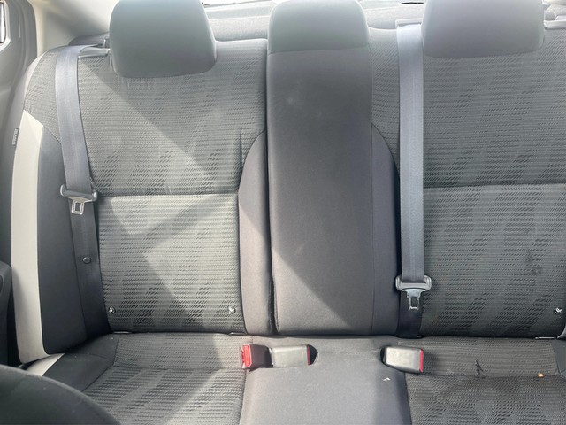 Nissan Versa Vehicle Full-screen Gallery Image 12