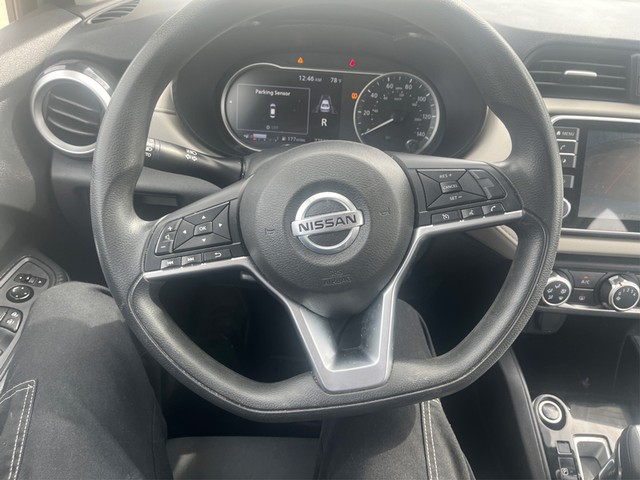 Nissan Versa Vehicle Full-screen Gallery Image 13