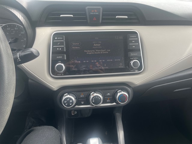 Nissan Versa Vehicle Full-screen Gallery Image 16