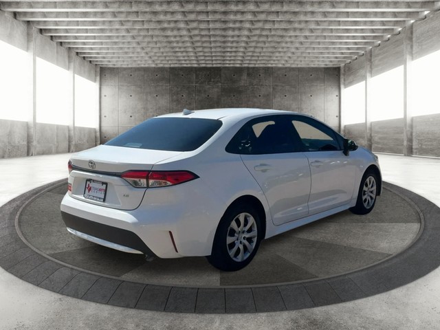 Toyota Corolla Vehicle Full-screen Gallery Image 07