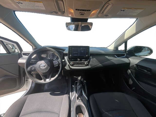 Toyota Corolla Vehicle Full-screen Gallery Image 15