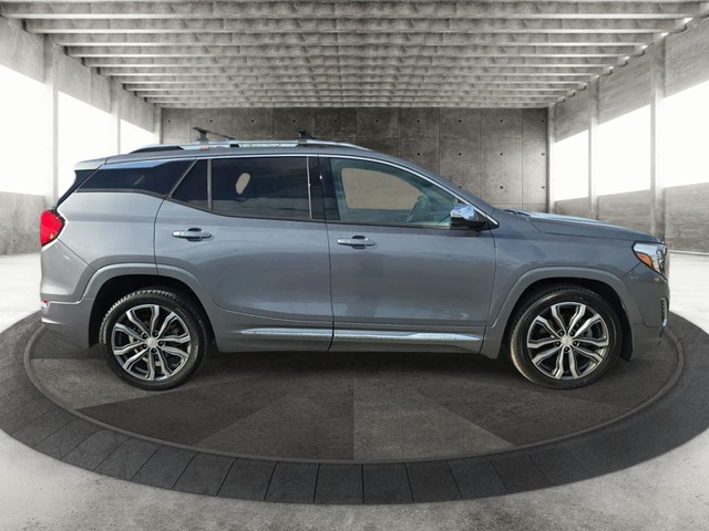 GMC Terrain Vehicle Full-screen Gallery Image 04