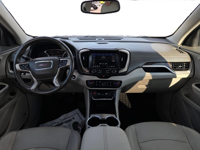 GMC Terrain Vehicle Full-screen Gallery Image 16
