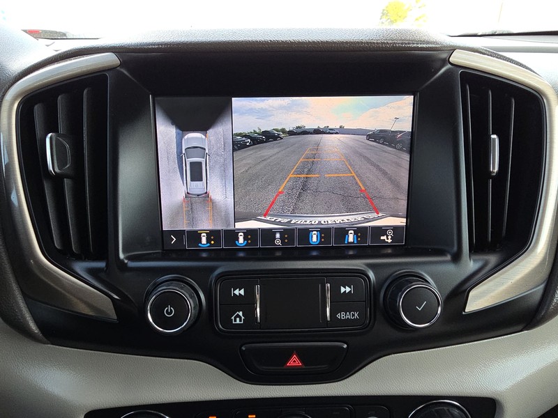GMC Terrain Vehicle Full-screen Gallery Image 18