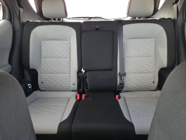 Chevrolet Equinox Vehicle Full-screen Gallery Image 13