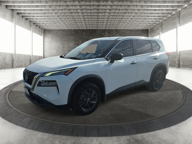 Nissan Rogue Vehicle Full-screen Gallery Image 02