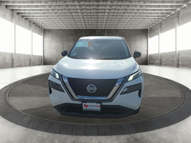 Nissan Rogue Vehicle Full-screen Gallery Image 03