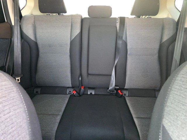 Nissan Rogue Vehicle Full-screen Gallery Image 13