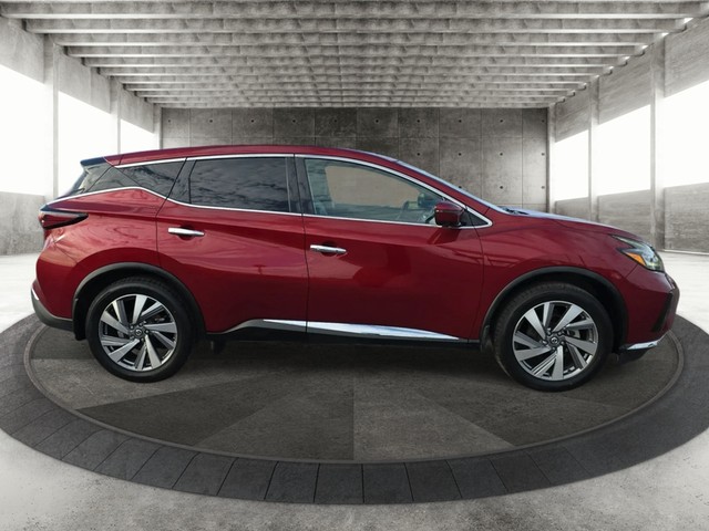 Nissan Murano Vehicle Full-screen Gallery Image 04
