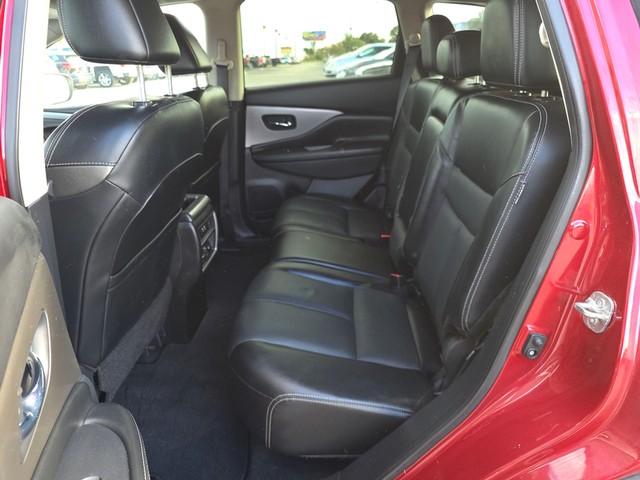 Nissan Murano Vehicle Full-screen Gallery Image 10