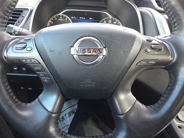 Nissan Murano Vehicle Full-screen Gallery Image 14