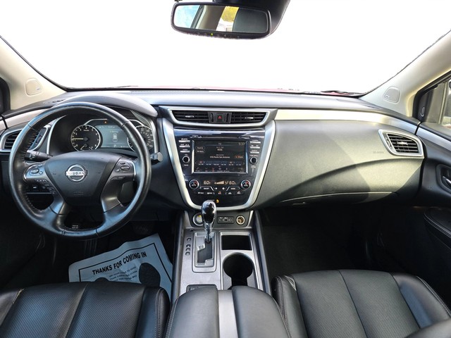 Nissan Murano Vehicle Full-screen Gallery Image 16