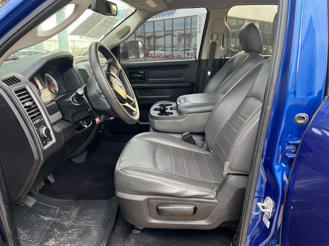 Ram 1500 Classic Vehicle Full-screen Gallery Image 09