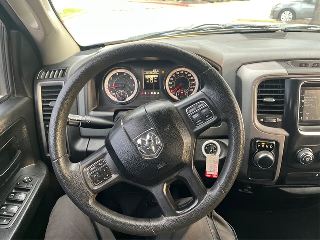 Ram 1500 Classic Vehicle Full-screen Gallery Image 14