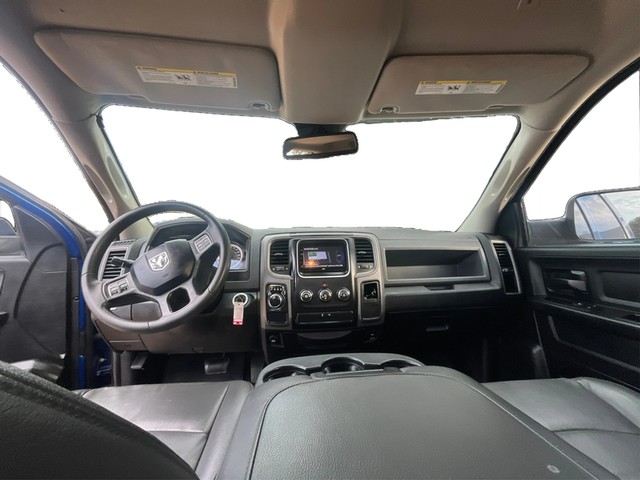 Ram 1500 Classic Vehicle Full-screen Gallery Image 16