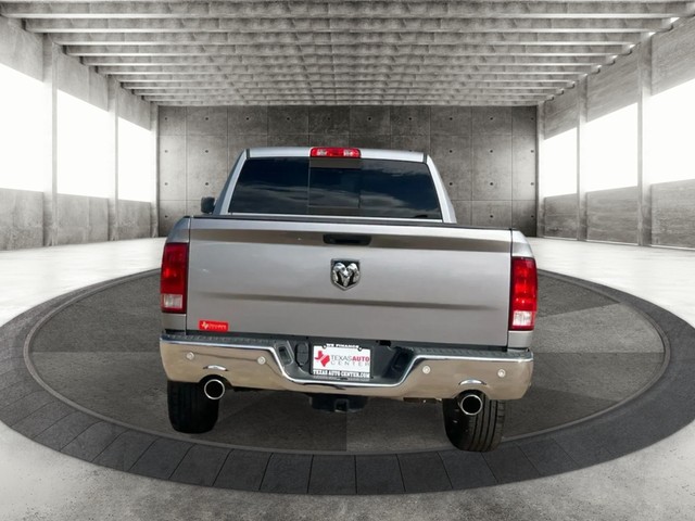 Ram 1500 Classic Vehicle Full-screen Gallery Image 06