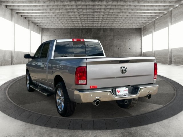 Ram 1500 Classic Vehicle Full-screen Gallery Image 08
