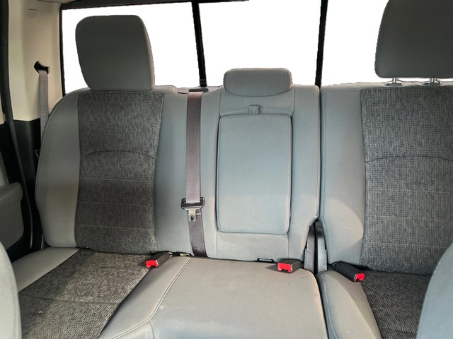 Ram 1500 Classic Vehicle Full-screen Gallery Image 13