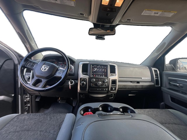 Ram 1500 Classic Vehicle Full-screen Gallery Image 15