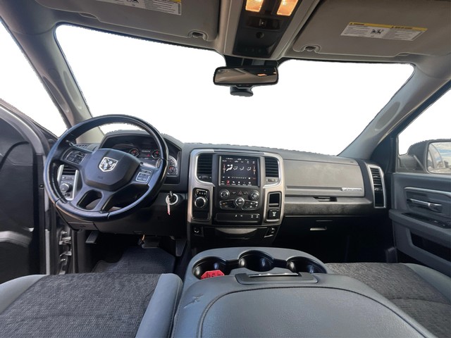 Ram 1500 Classic Vehicle Full-screen Gallery Image 16
