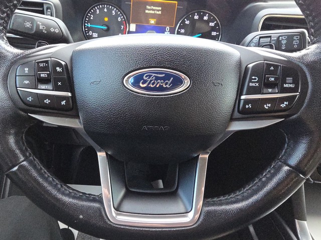 Ford Explorer Vehicle Full-screen Gallery Image 13