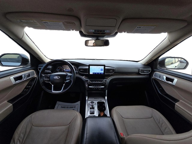 Ford Explorer Vehicle Full-screen Gallery Image 14