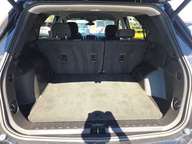 Chevrolet Equinox Vehicle Full-screen Gallery Image 11