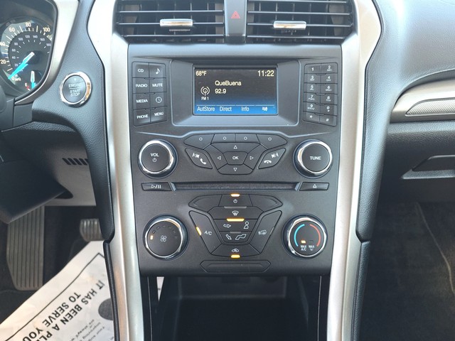 Ford Fusion Vehicle Full-screen Gallery Image 11