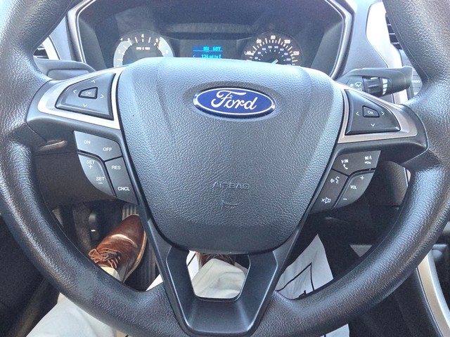 Ford Fusion Vehicle Full-screen Gallery Image 13