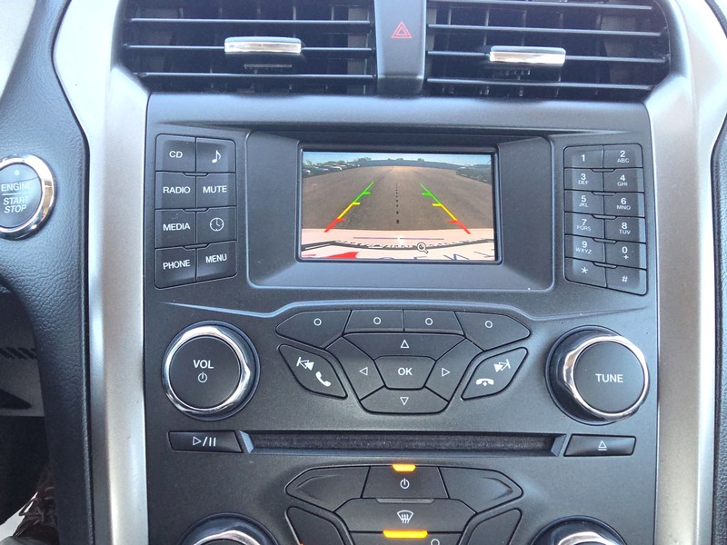 Ford Fusion Vehicle Full-screen Gallery Image 16