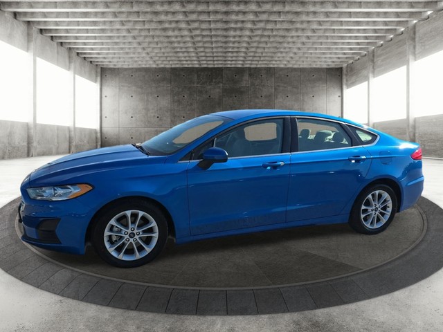 Ford Fusion Vehicle Full-screen Gallery Image 02